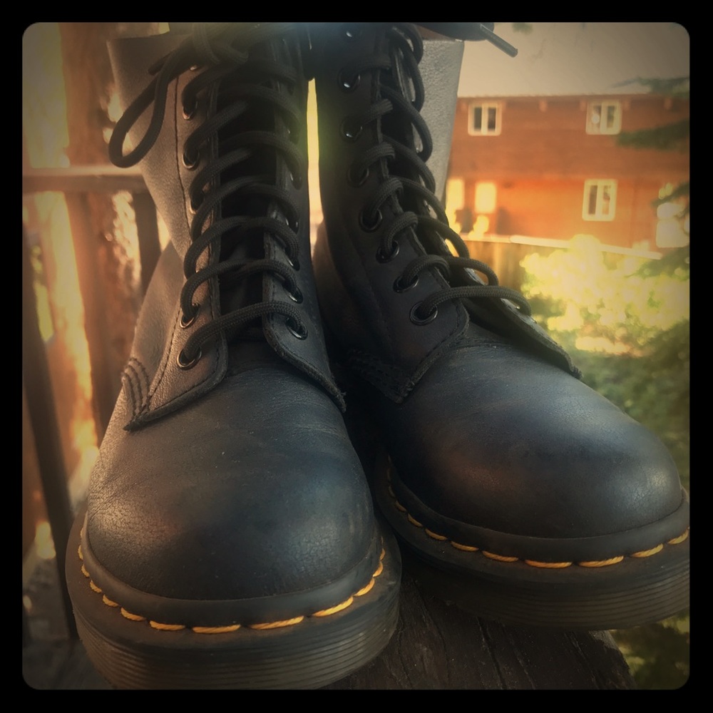 1460 Women’s Pascal Leather Boots
